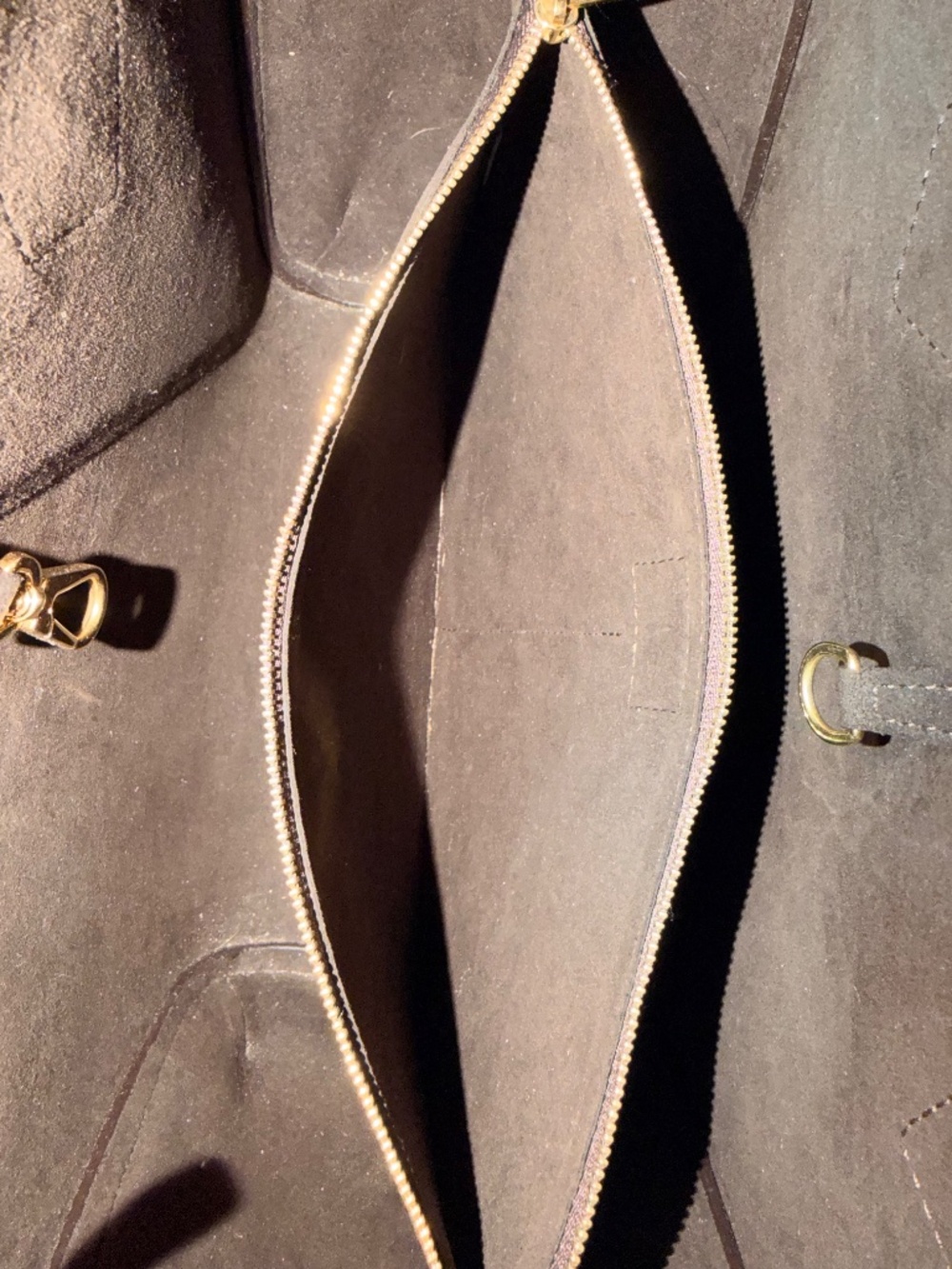 Handbag - Picture 10 of 13